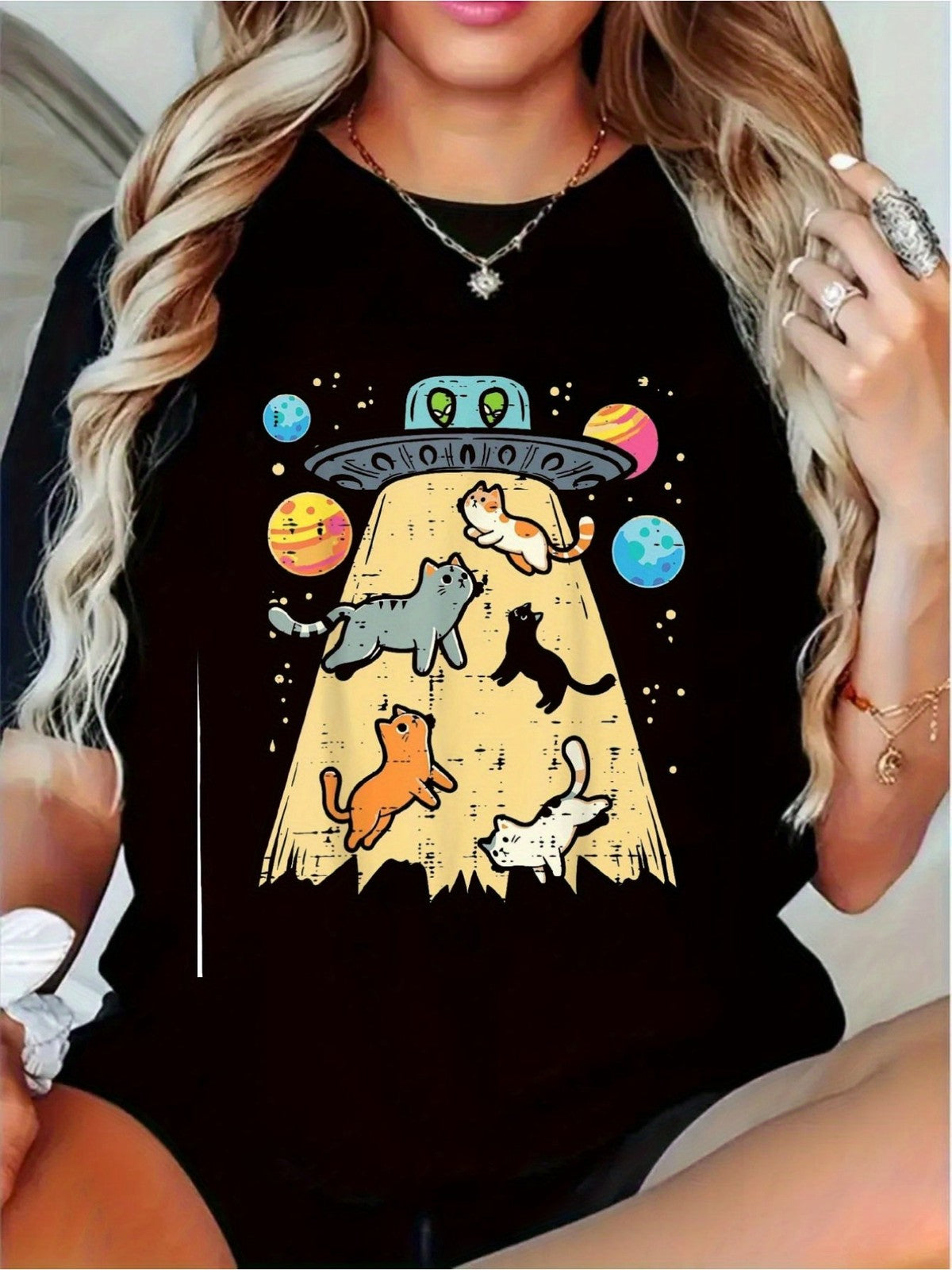 Women's Alien Cat UFO Abduction Graphic T-Shirt Retro Space Funny Tee Top