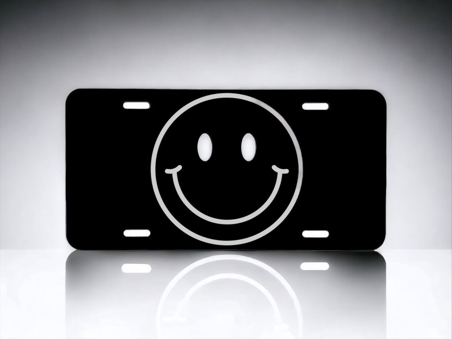 Smiley Happy Face License Plate Funny Front Car Tag Retro Auto Truck Decor