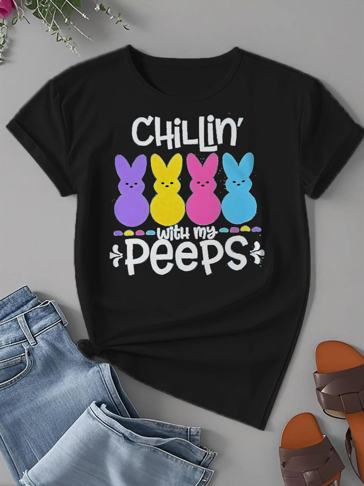 Women‘s Easter Bunny Chillin with My Peeps Graphic T-Shirt Cute Spring Tee