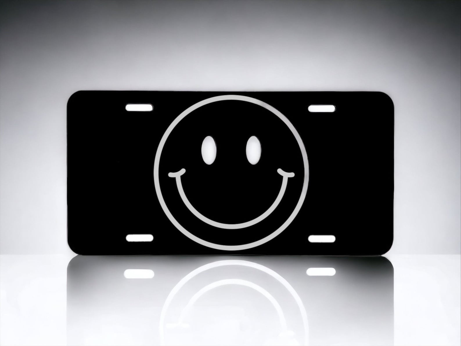 Smiley Happy Face License Plate Funny Front Car Tag Retro Auto Truck Decor
