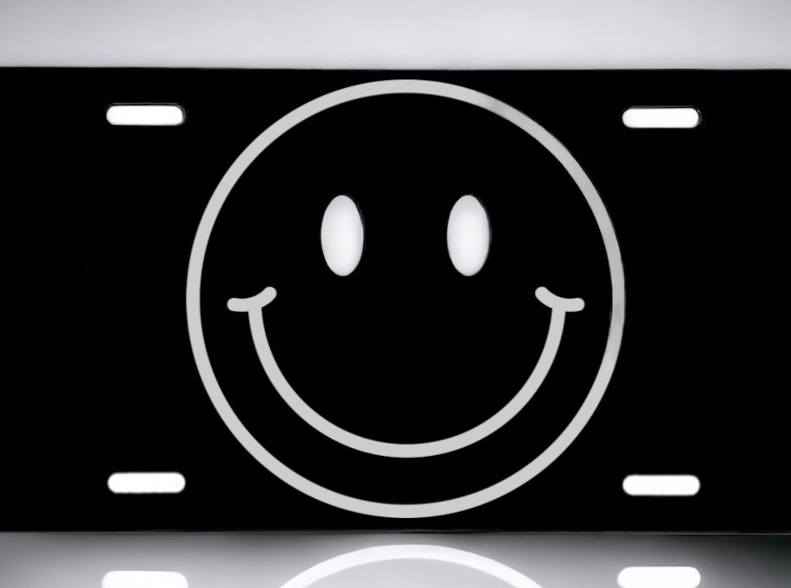 Smiley Happy Face License Plate Funny Front Car Tag Retro Auto Truck Decor