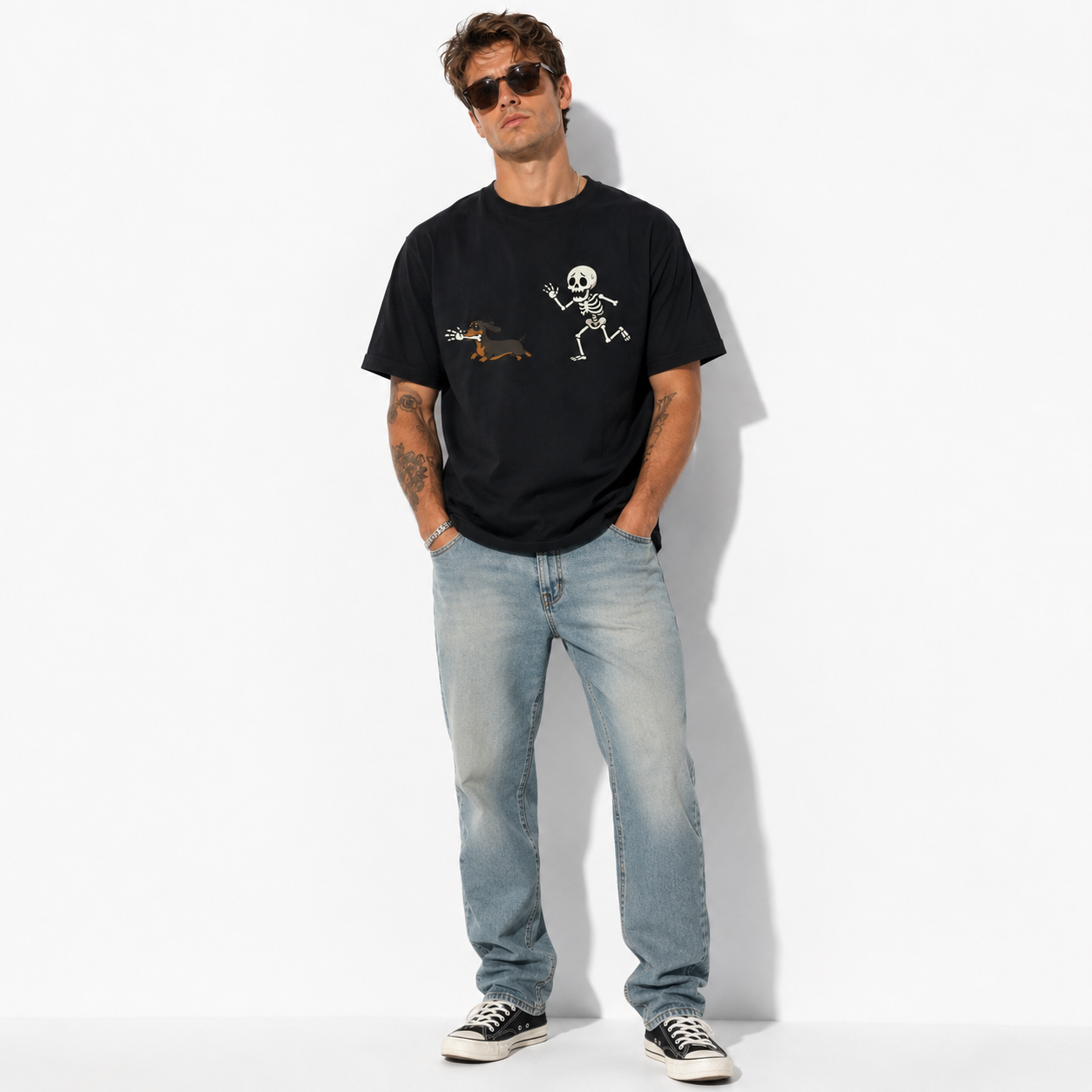 Funny Skeleton Chased by Dachshund Dog Halloween Graphic Men's T-Shirt