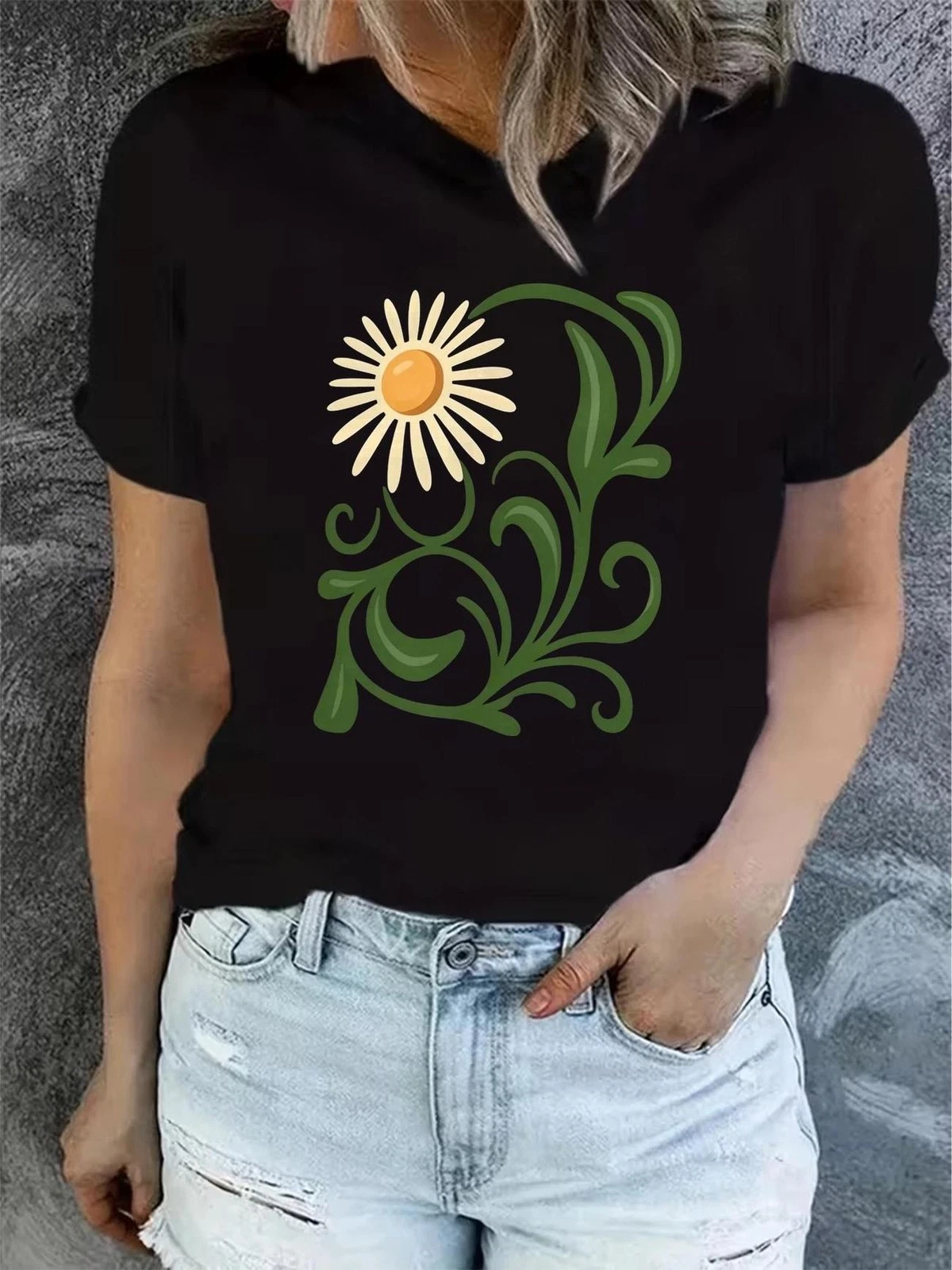 Women Daisy Floral Graphic T-Shirt Summer Flower Casual Crew Neck Tee Top